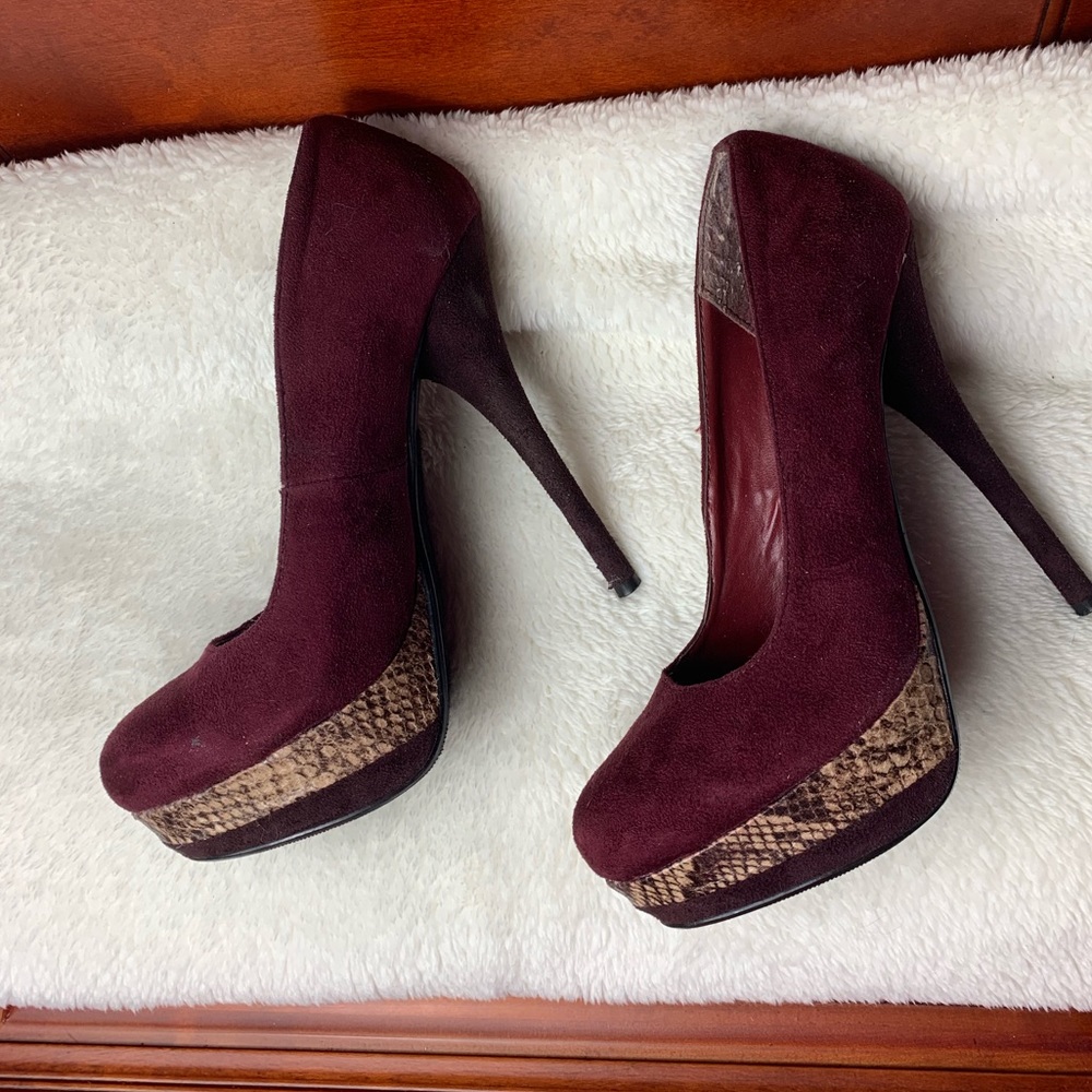 Maroon snakeskin trim heels size 7.5